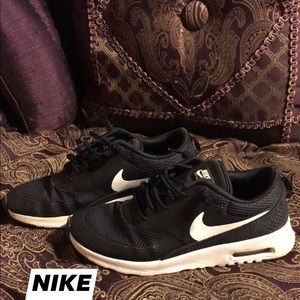 Nike tennis shoes
